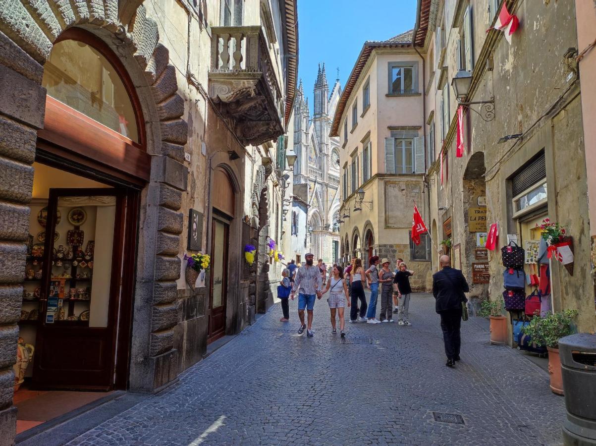 Elegante Loft A Orvieto Centro " Carvajal Rooms" المظهر الخارجي الصورة